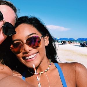 Meet your Posher, Teya